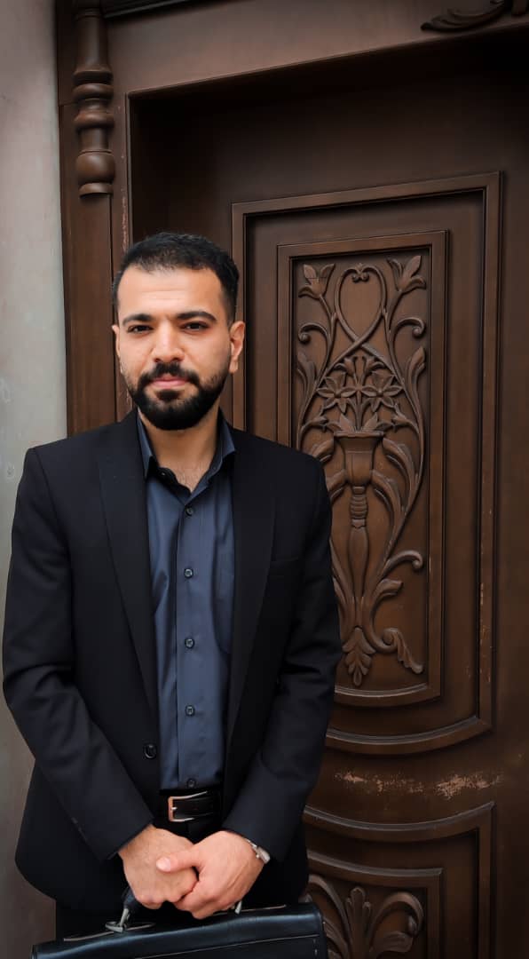 وکیل پایه‌یک دادگستری علی رستمی