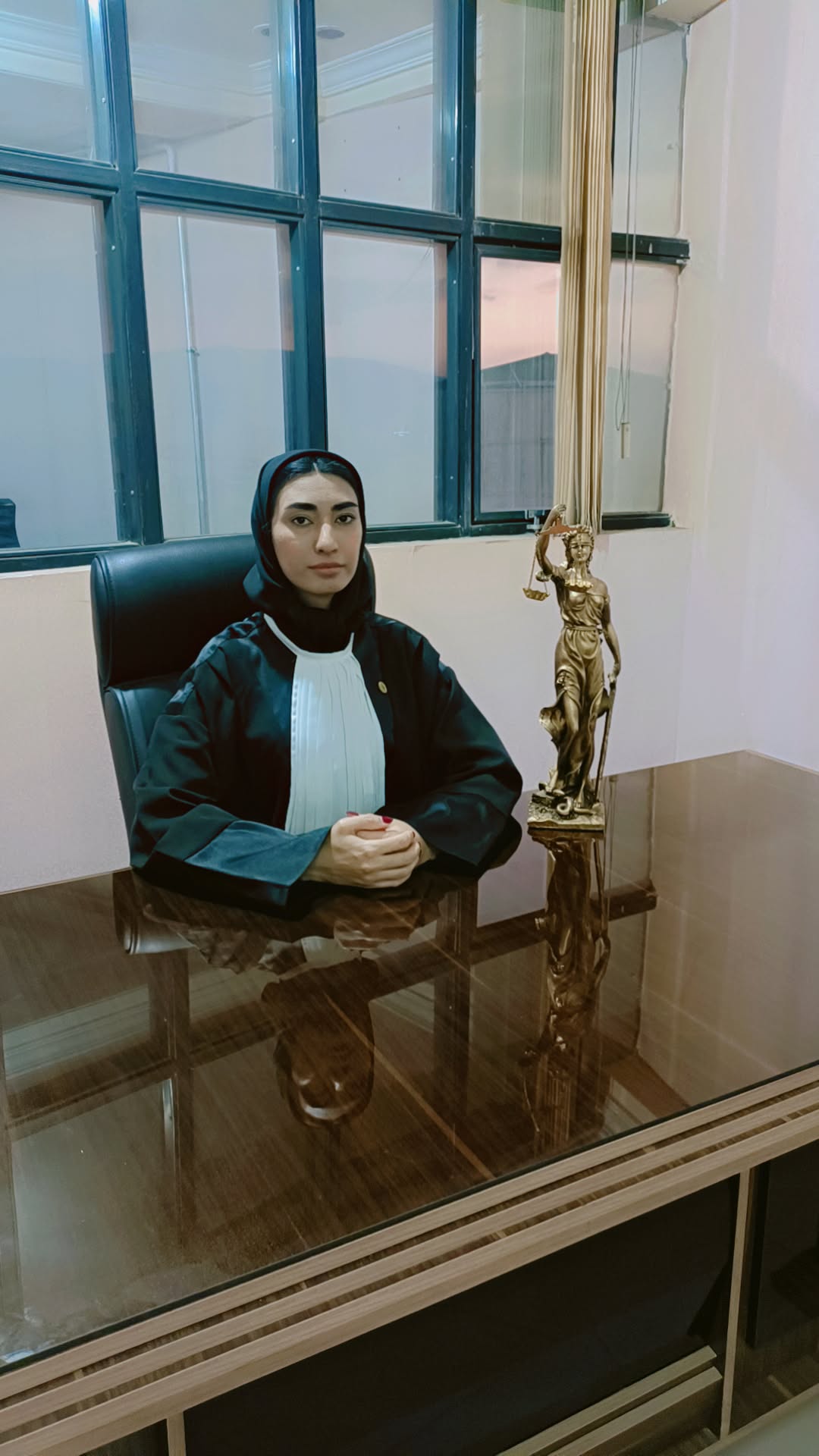 وکیل پایه یک دادگستری نسا پور مهری