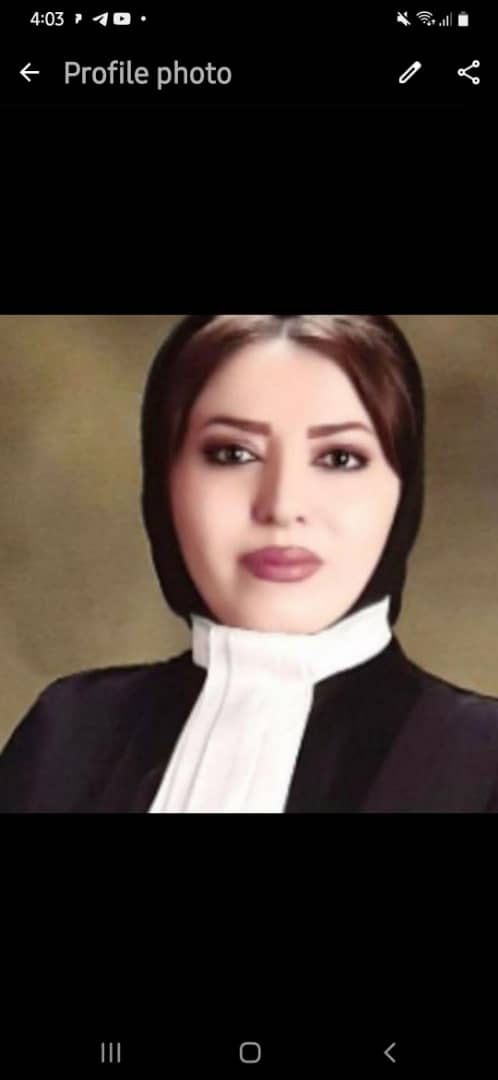 وکیل پایه‌یک دادگستری فرزانه علیزاده